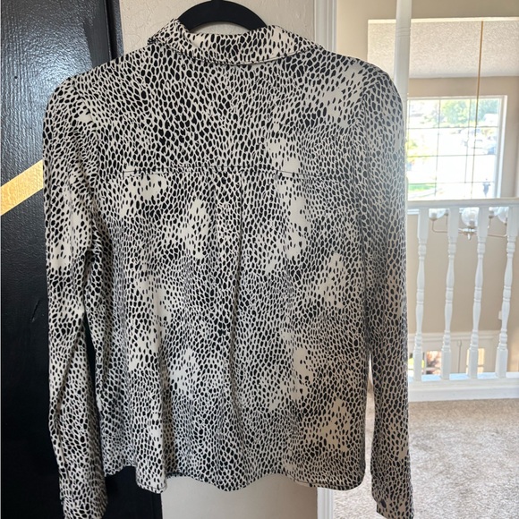 (Adrianna Papell) Monochrome Patterned Blouse - Picture 6 of 7